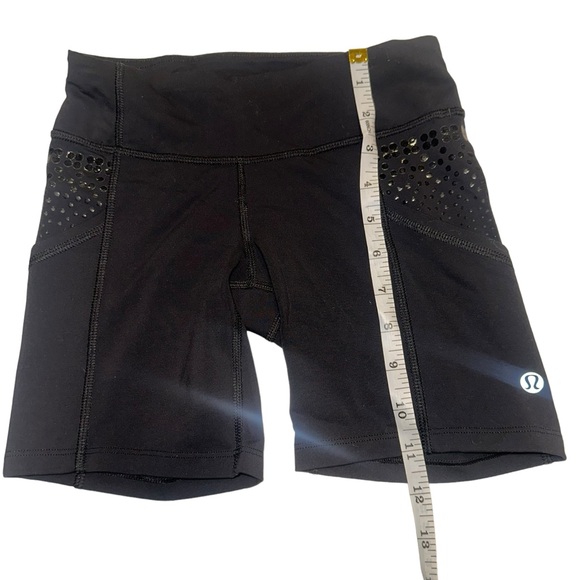 Lululemon Run: Shorty Short Black Shorts size 2 - Picture 10 of 17